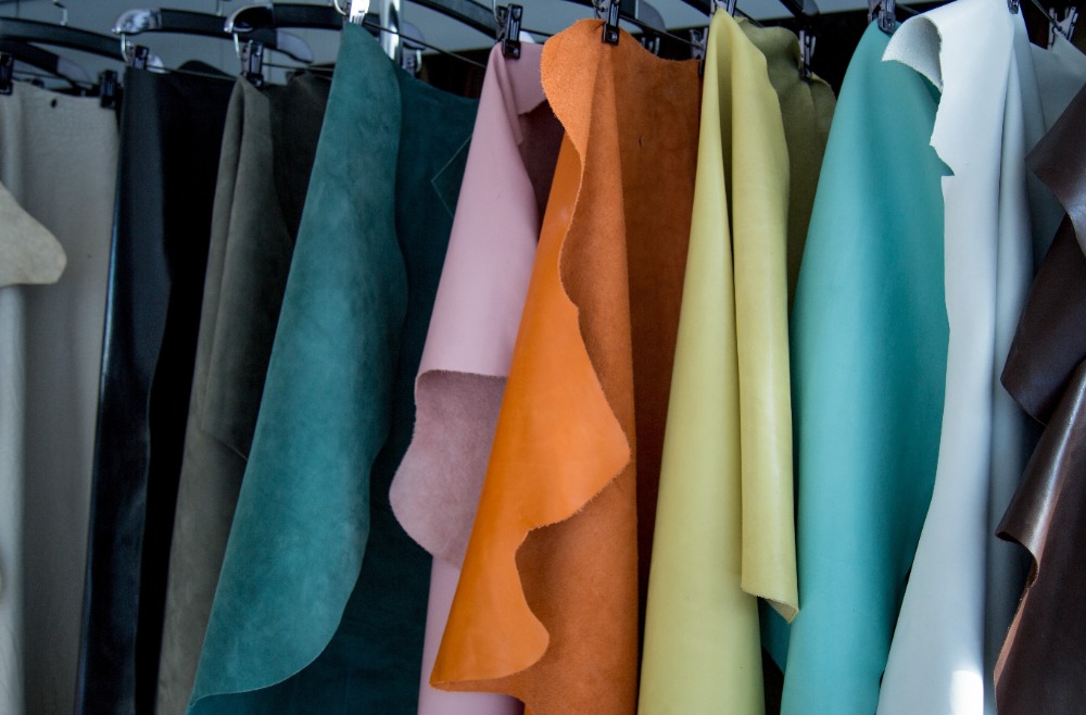 エコレザーって本革？フェイクレザー？