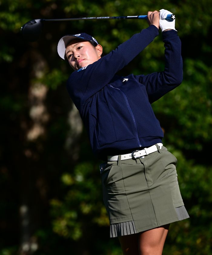 ストライプモチーフをパッチワーク調に並べた大人の遊び心が漂う1枚