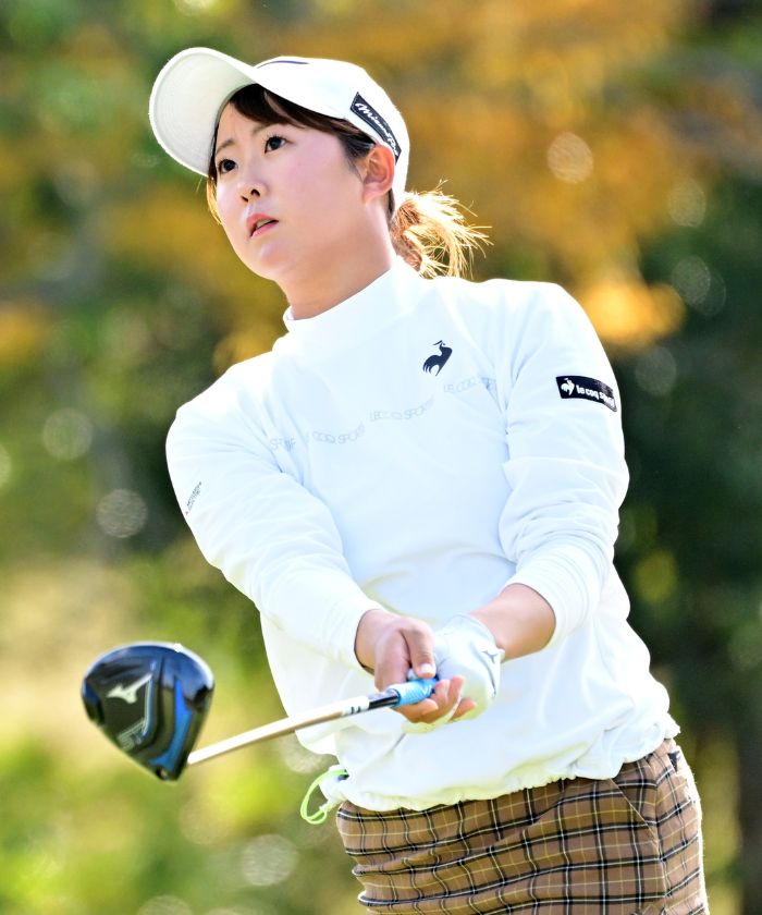 マーモット四角友里さんコラボ　レインコートM マルチに活躍する四角友里さんコラボレインコート -デサントストア