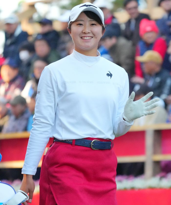 【未着用】DESCENTEレディース ノースリーブ シャツ タグ付 S Jリーグサプライ】ジュニア用ノースリーブシャツ(V首) 20分＋で乾く