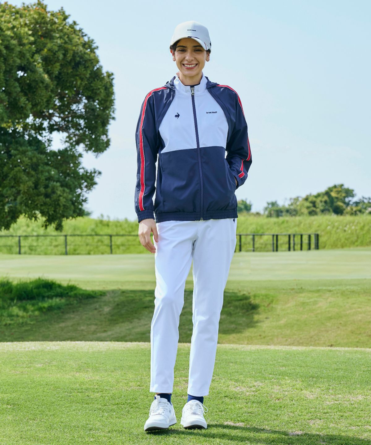 ストライプモチーフをパッチワーク調に並べた大人の遊び心が漂う1枚