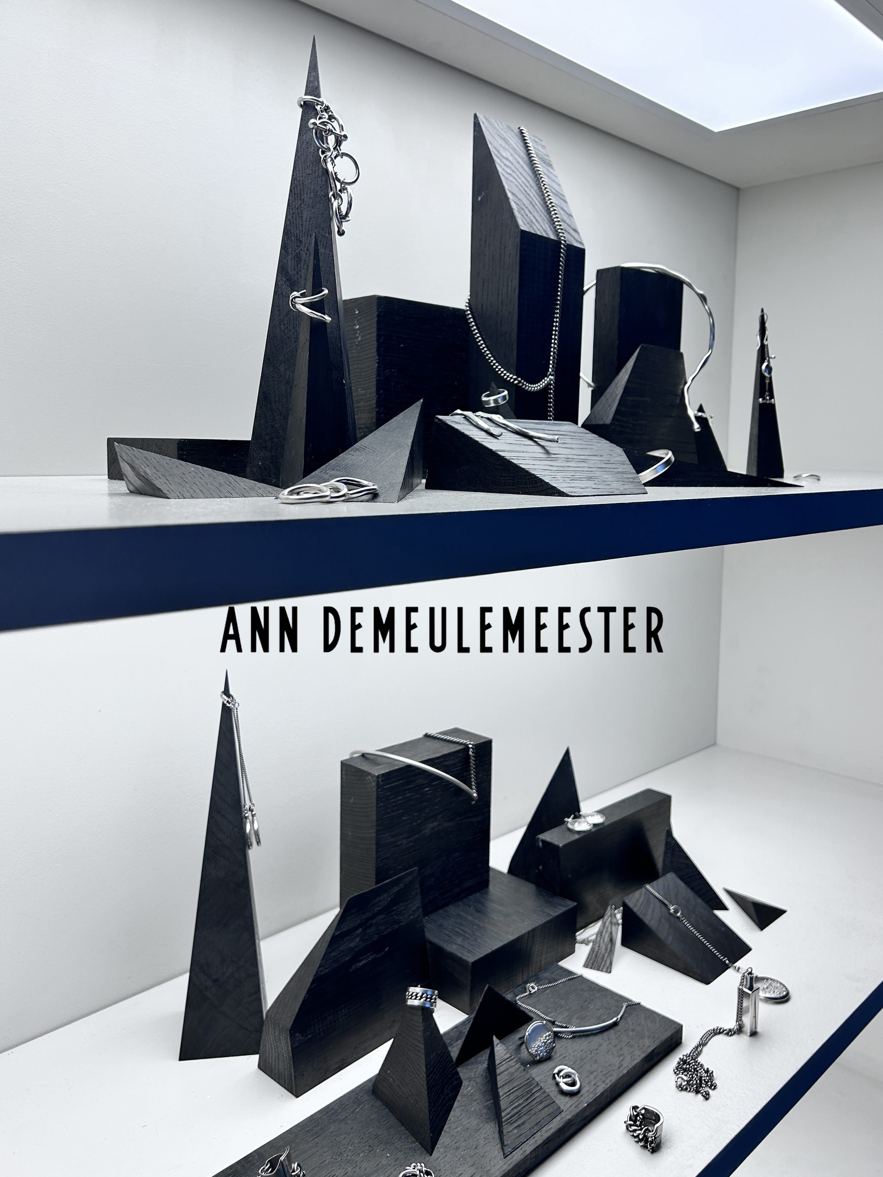 ANN DEMEULEMEESTER アンドゥムルメステール アンドゥムルメステール 2026春夏 “孤高の者” | 阪急うめだ本店 HANKYU