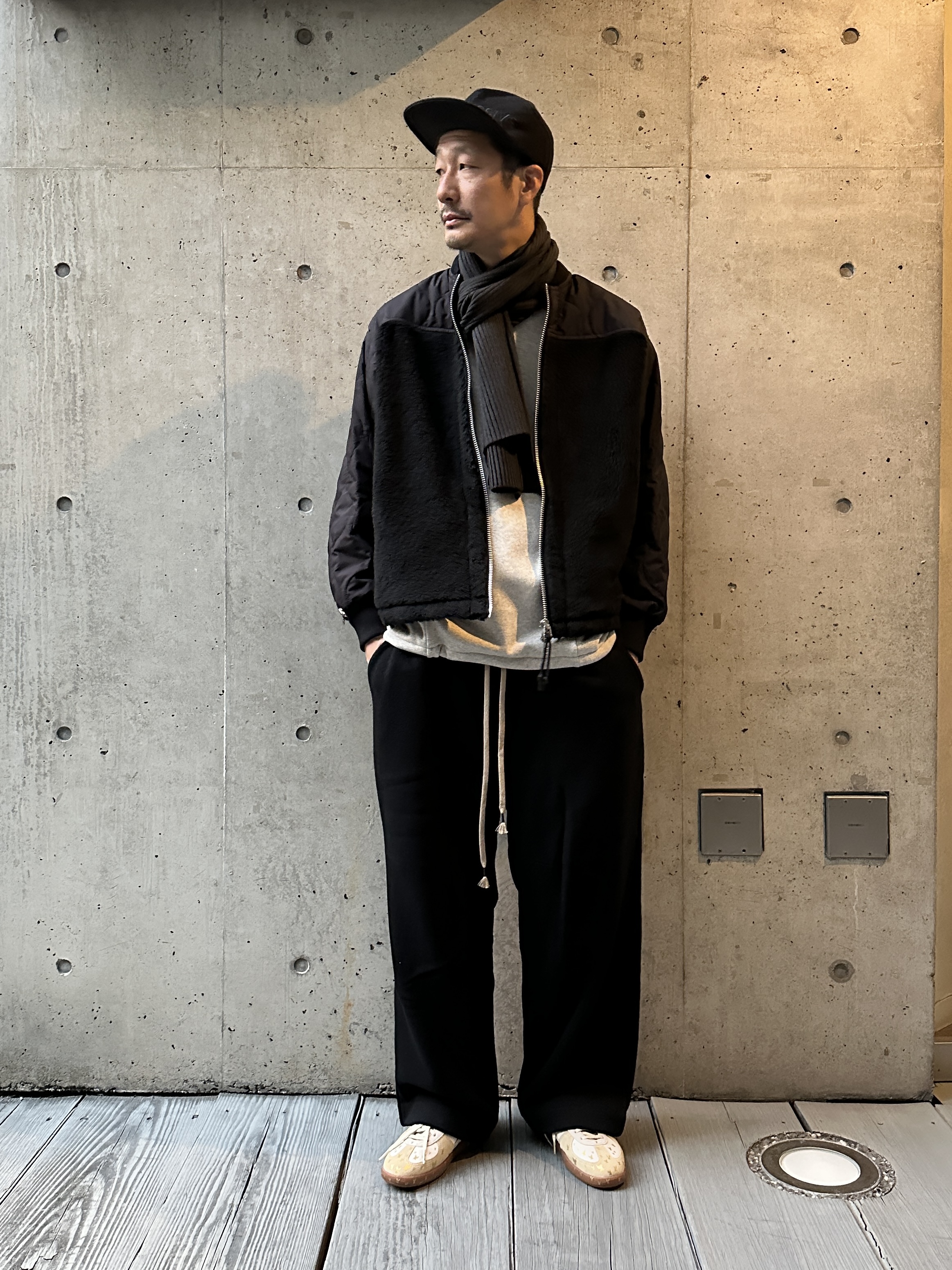 オマールアフリディ Omar Afridi ARTICULATED KNITTED SCARF （DK GREY