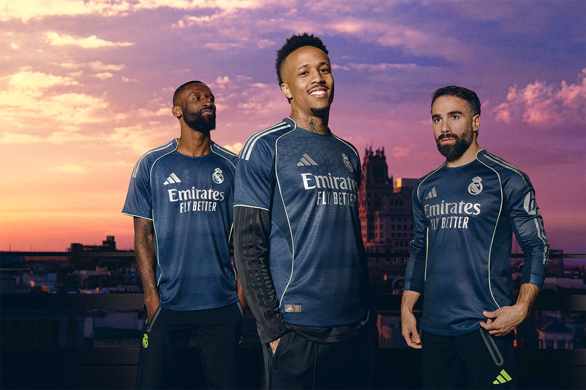 【正規】05/06　フランクフルト　長袖　ユニフォーム　サッカー　00s 90s 正規】05/06 フランクフルト 長袖 ユニフォーム サッカー 00s